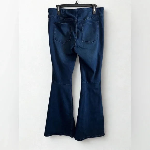 We The Free Dark Blue Penny Pull On Flare Jeans π» - Picture 2 of 9